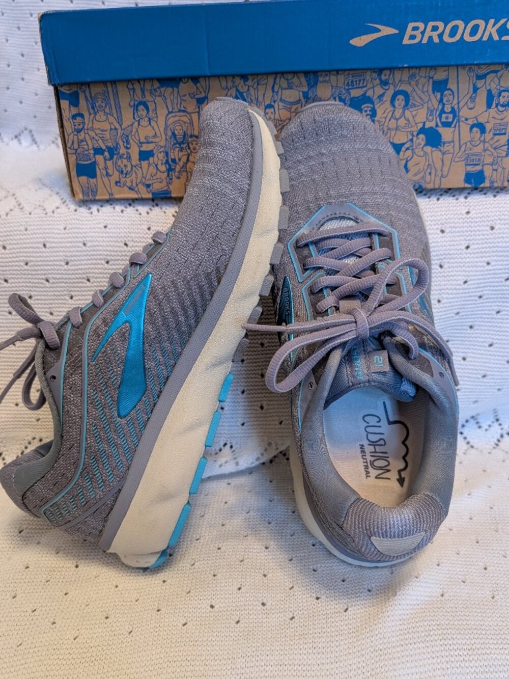 Brooks Ghost 12 running shoes sneakers Gray Blue Womens Size 9 B